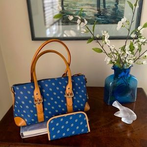 Dooney & Bourke Leather Handbag w/FREE ITEMS!!